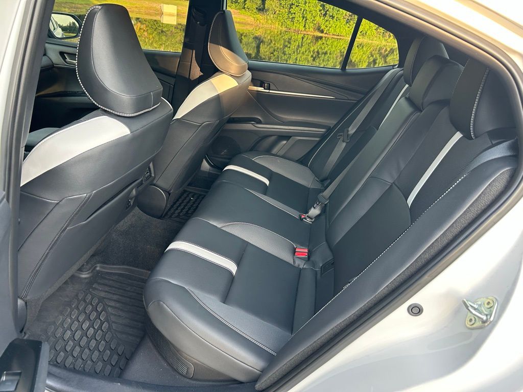 2025 Toyota Camry SE 13