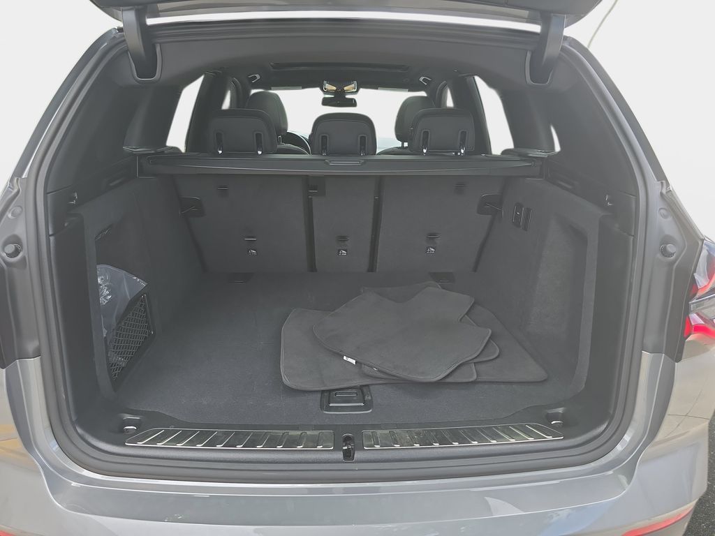 Used 2023 Gray BMW sDrive30i image 15