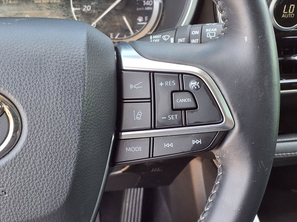 Used 2020 Toyota Highlander SUV
