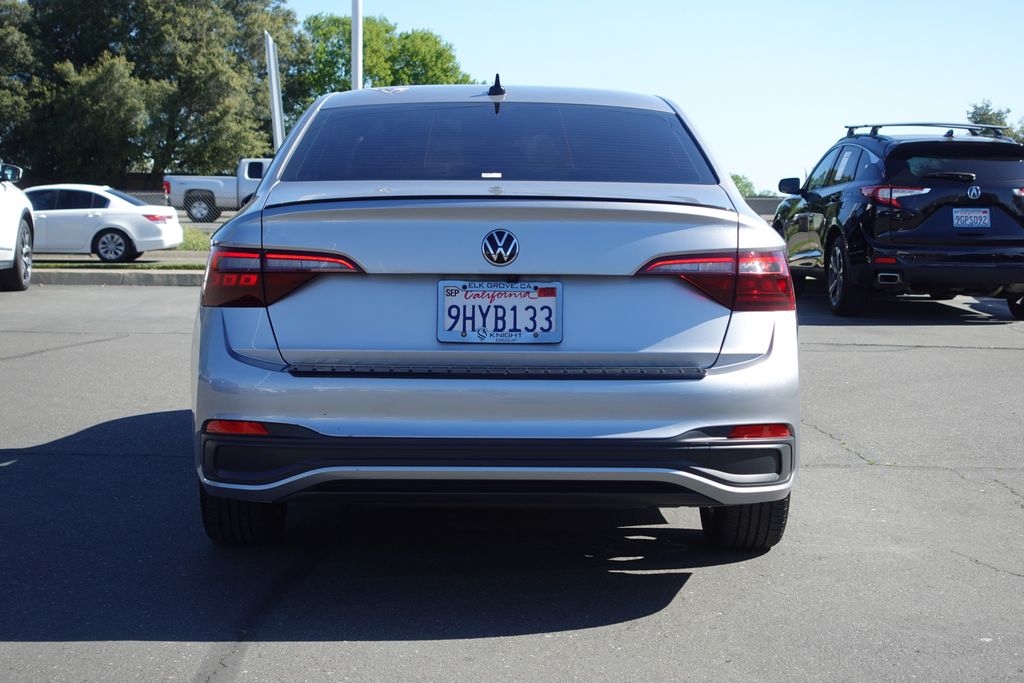 Used 2023 Silver Volkswagen 1.5T Sport image 7