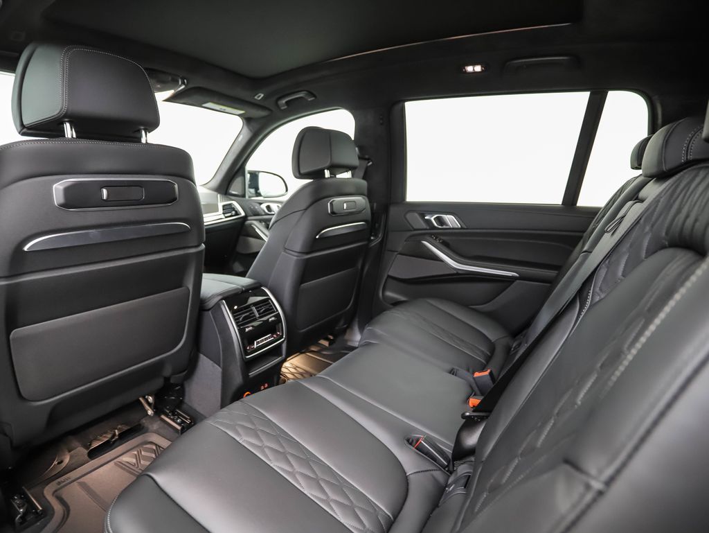Thumbnail: 2026 BMW X7 - 22