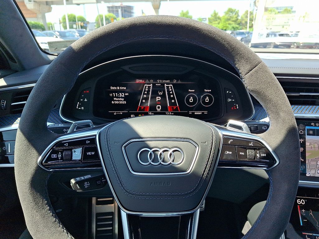 Thumbnail: 2025 Audi RS 6 - 17