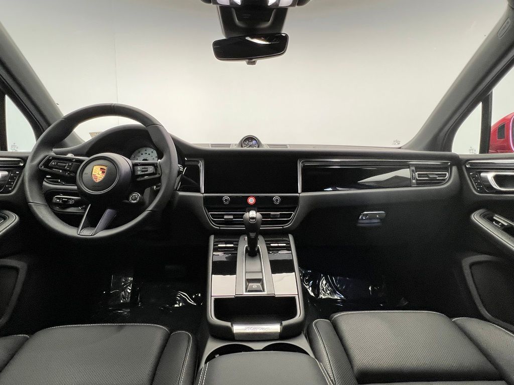 Thumbnail: 2026 Porsche Macan - 6