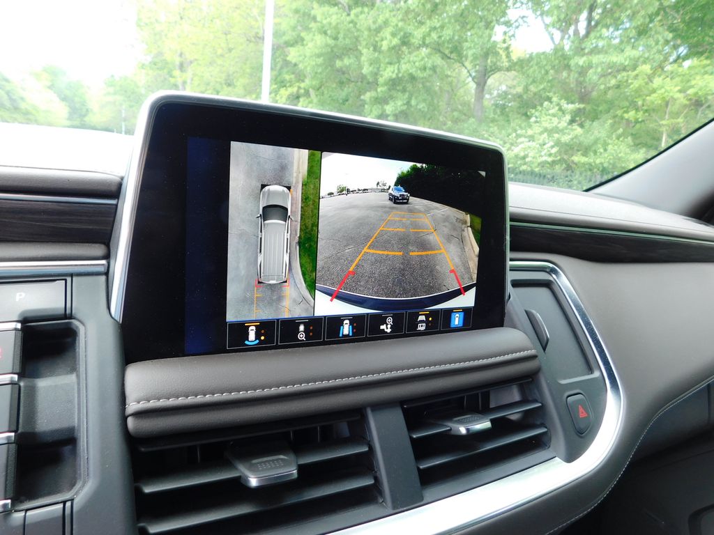 2023 Chevrolet Suburban LT 10