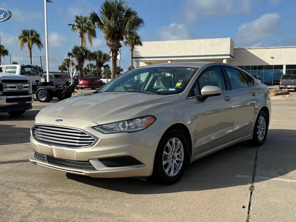 White Gold 2017 Ford Fusion Sedan Front-Wheel Drive 6-Speed Automatic