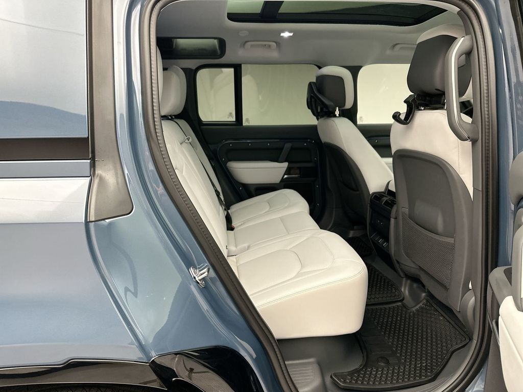 Thumbnail: 2026 Land Rover Defender - 7
