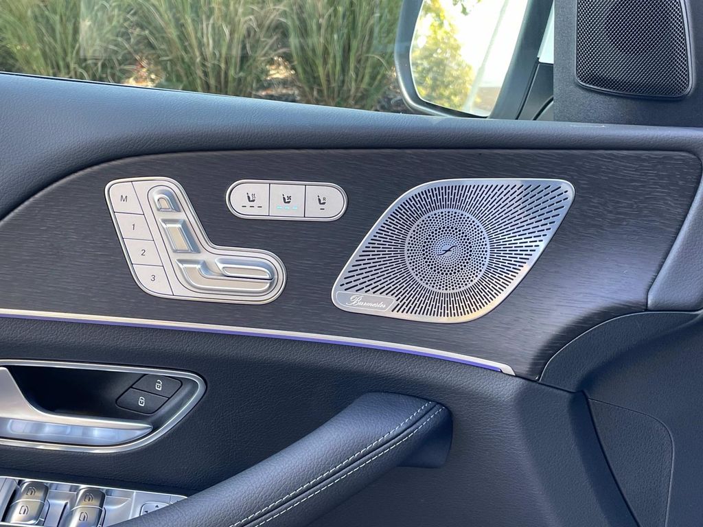 Thumbnail: 2025 Mercedes-Benz GLE - 12