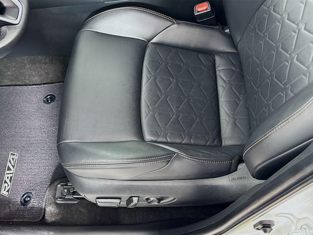 Thumbnail: 2023 Toyota RAV4 - 20