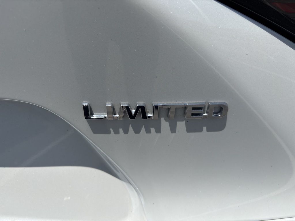 2023 Toyota bZ4X Limited 13