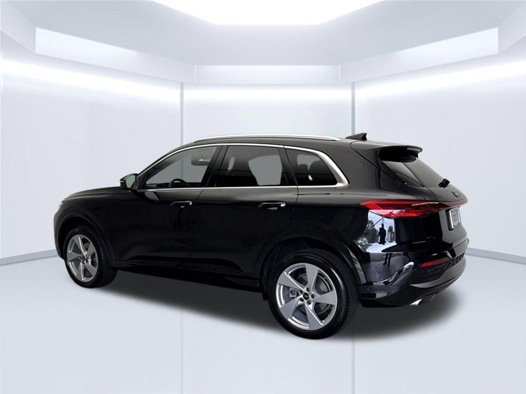 Thumbnail: 2025 Audi Q5 - 3