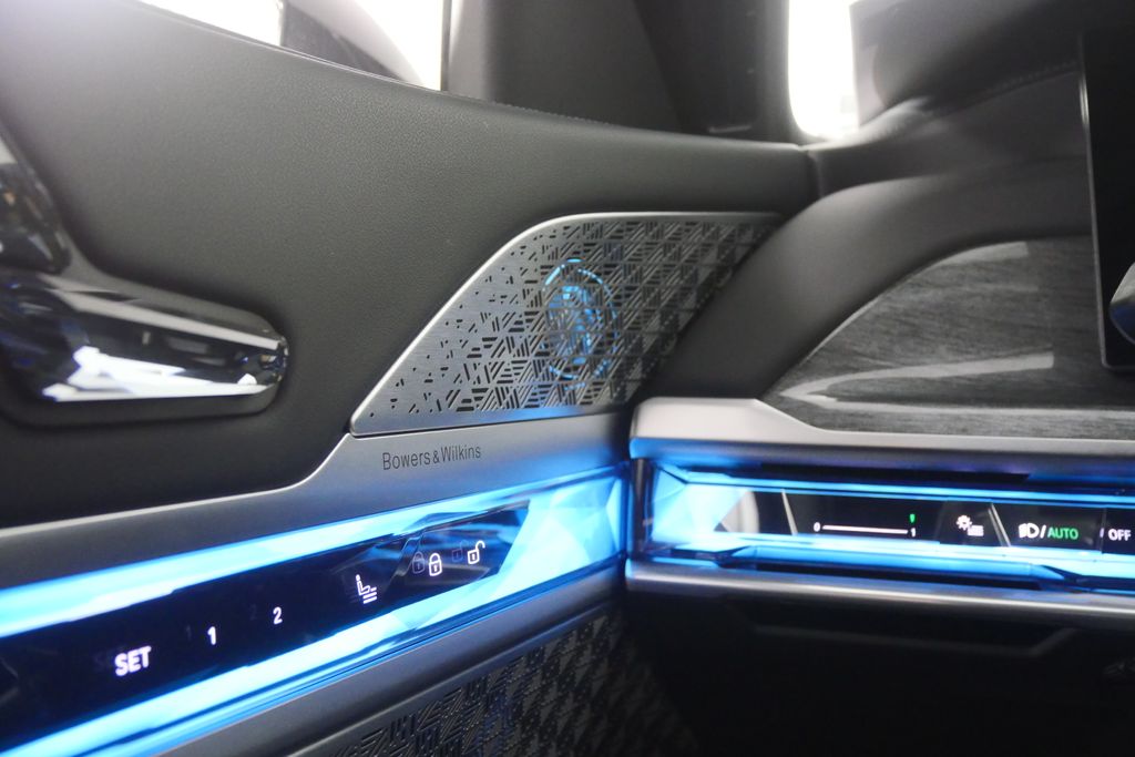 Thumbnail: 2023 BMW 7 Series - 20