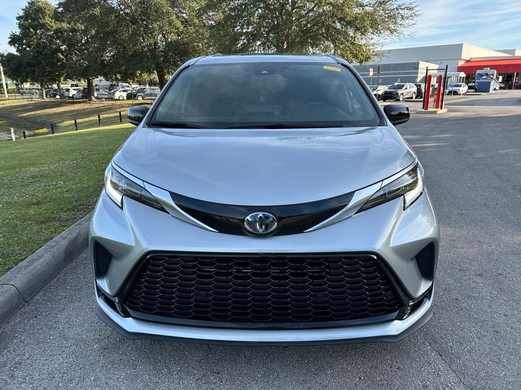 Thumbnail: 2024 Toyota Sienna - 8