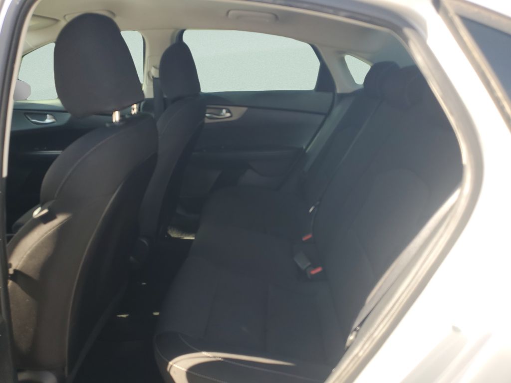 Used 2020 Silver Kia LXS image 10