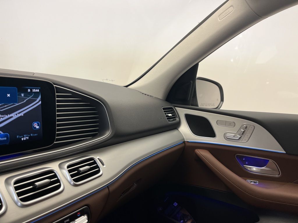 Thumbnail: 2026 Mercedes-Benz GLE - 22