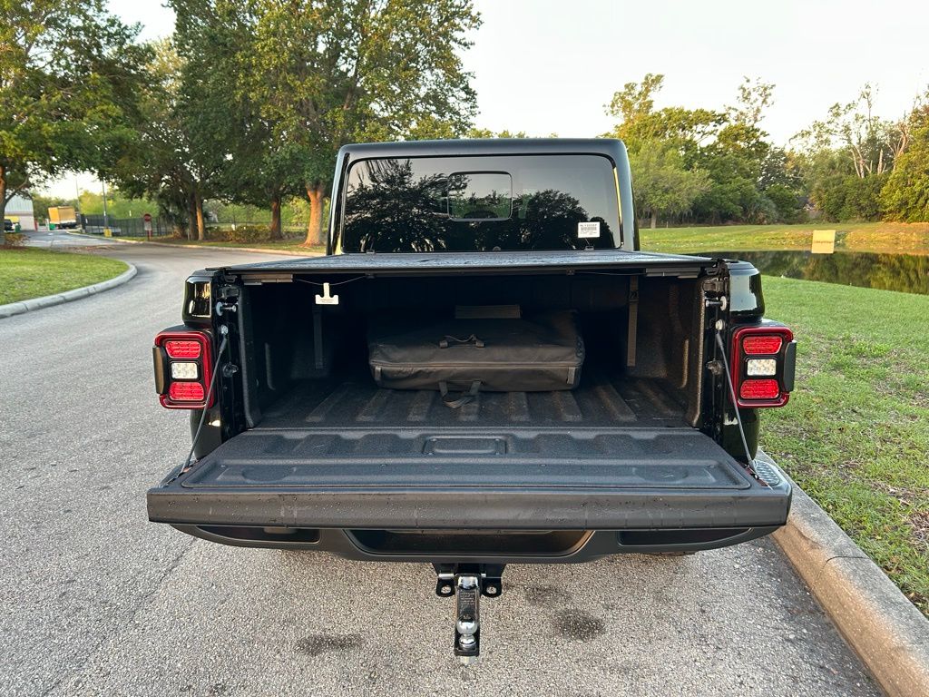 Thumbnail: 2024 Jeep Gladiator - 10
