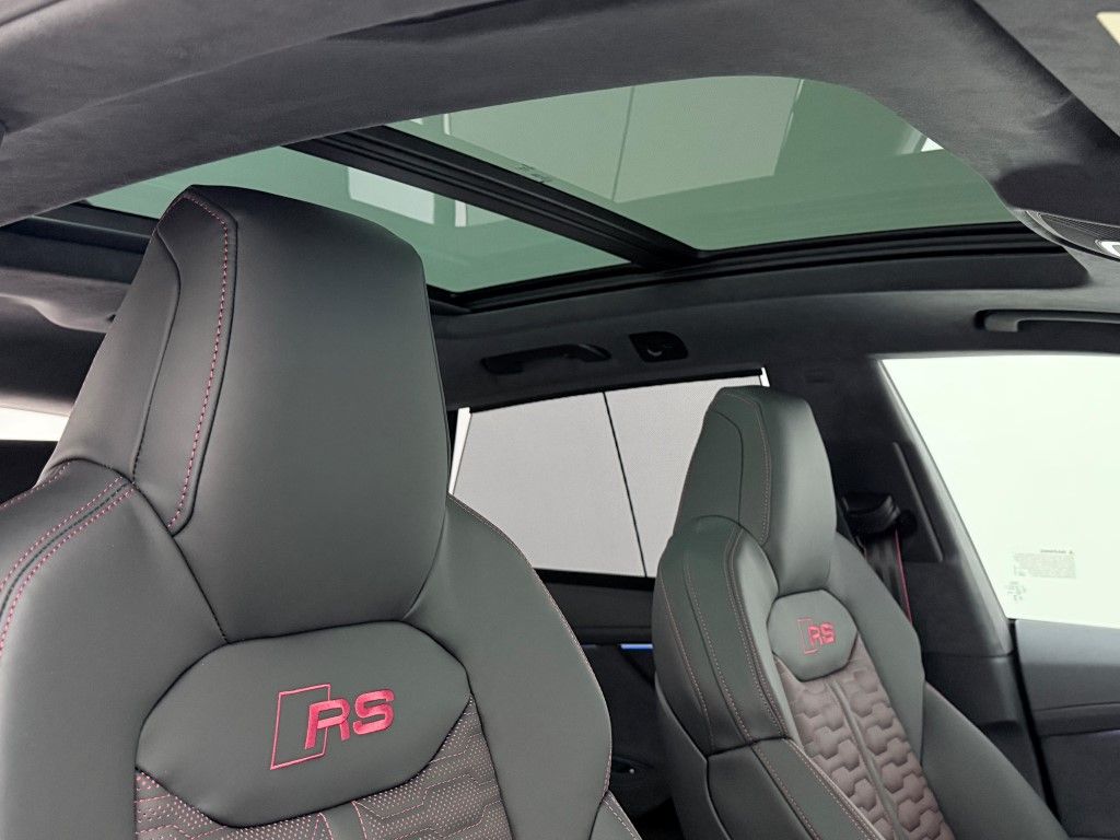 Thumbnail: 2026 Audi RS Q8 - 20