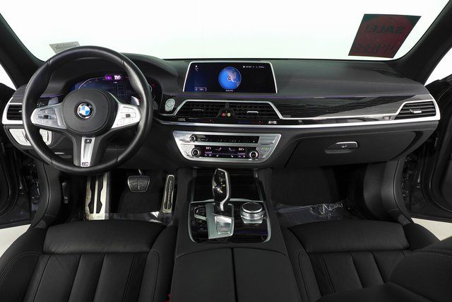 2022 BMW 7 Series 740i 24