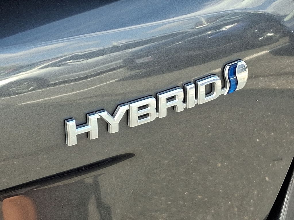 Thumbnail: 2017 Toyota Prius - 32