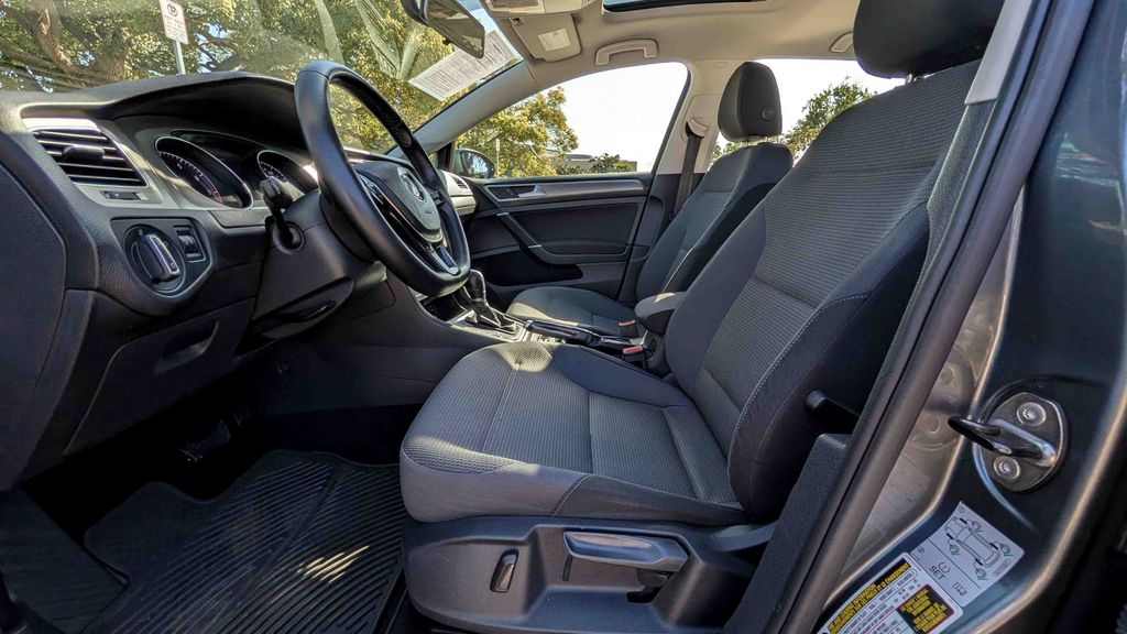 Used 2016 Volkswagen Golf TSI S 4-Door 4D Hatchback