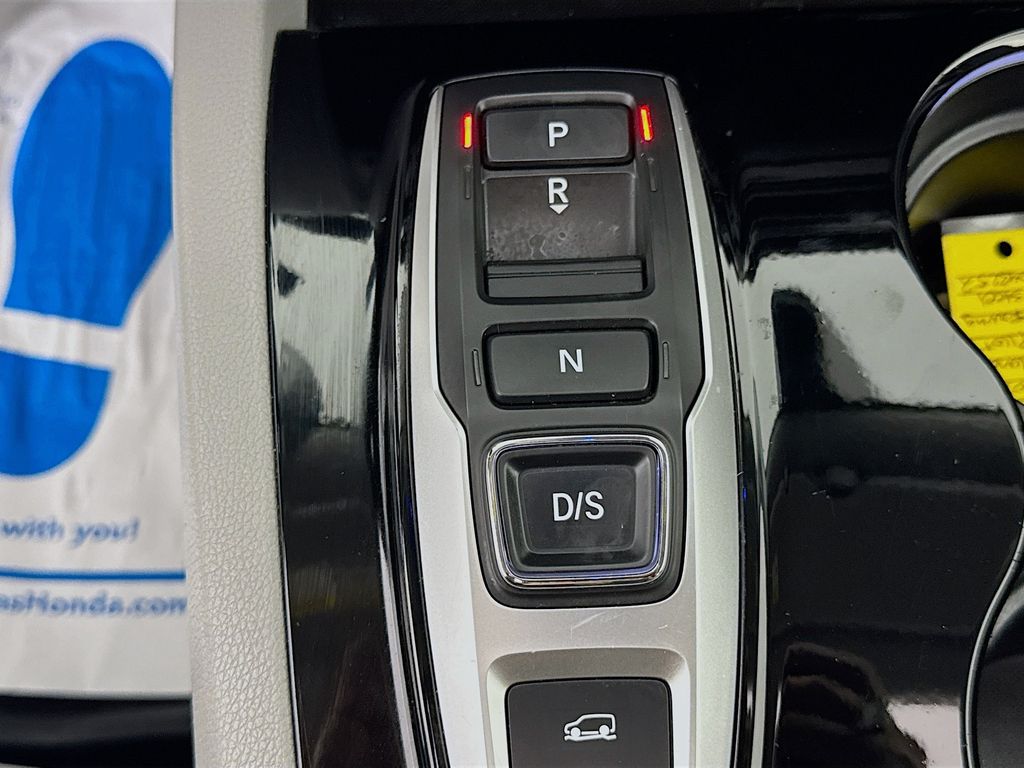 Used Car 2022 Honda Pilot  Touring For Sale Under $30,000 In Austin, Texas