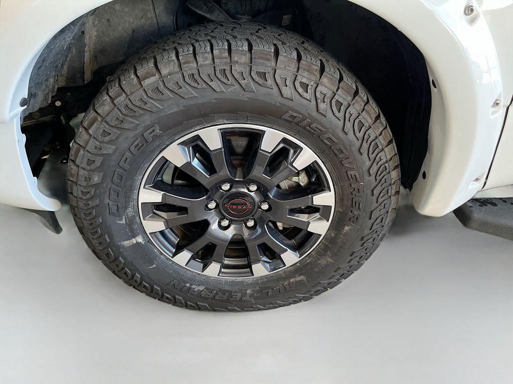 Used 2022 White Nissan PRO-4X image 32