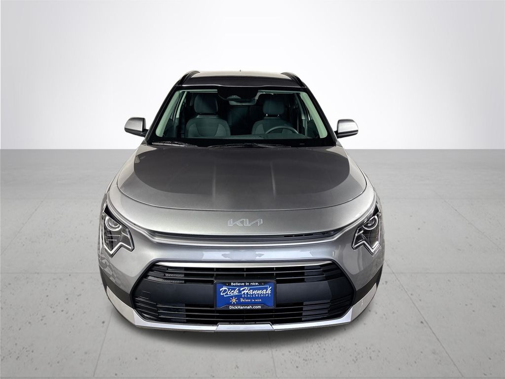 2026 Kia Niro LX photo 3
