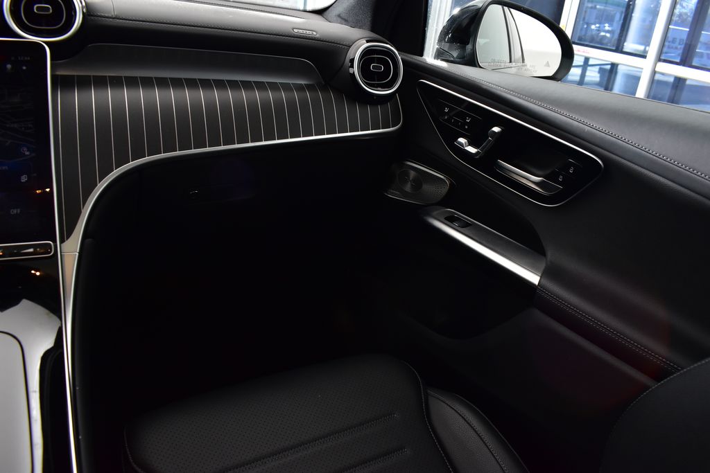 Thumbnail: 2023 Mercedes-Benz GLC - 24