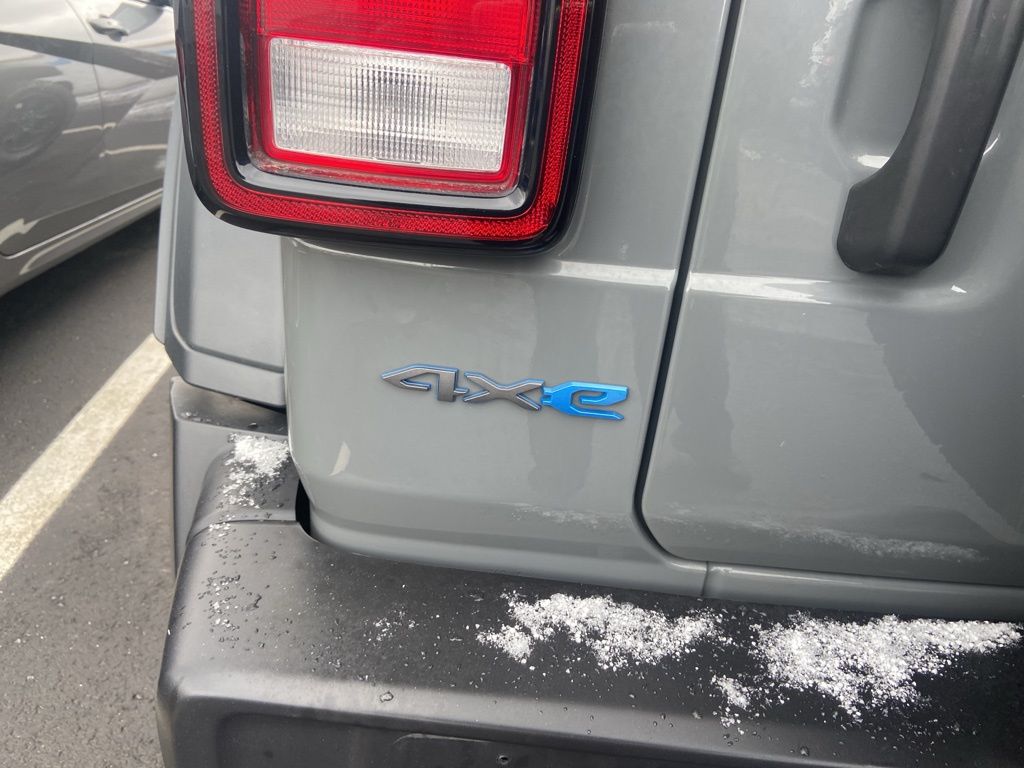 Thumbnail: 2023 Jeep Wrangler - 14