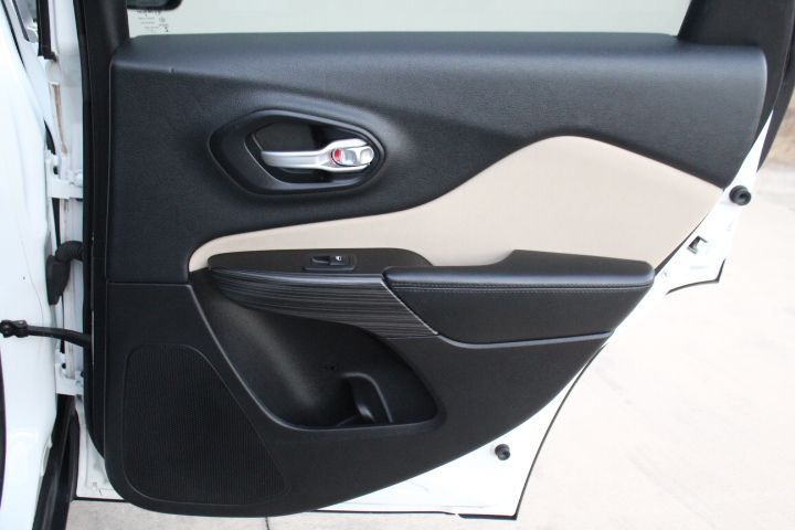 Used Car 2015 Jeep Cherokee  Latitude For Sale Under $10,000 In Georgetown, Texas