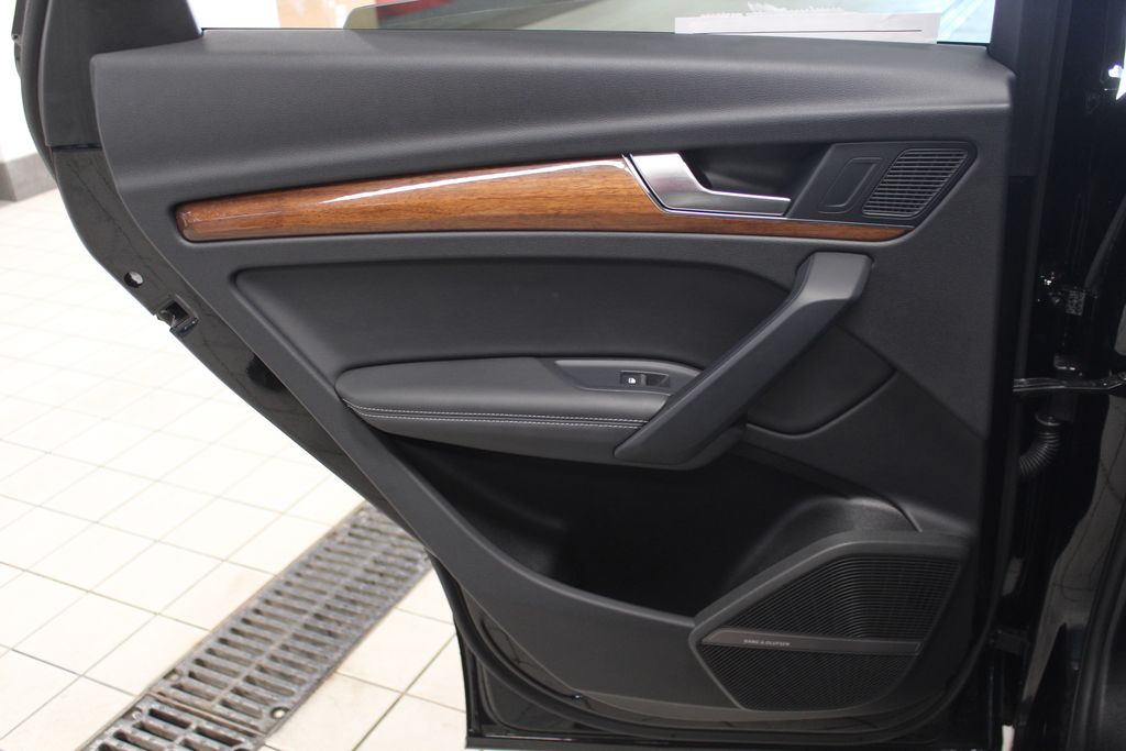 Thumbnail: 2023 Audi Q5 - 31