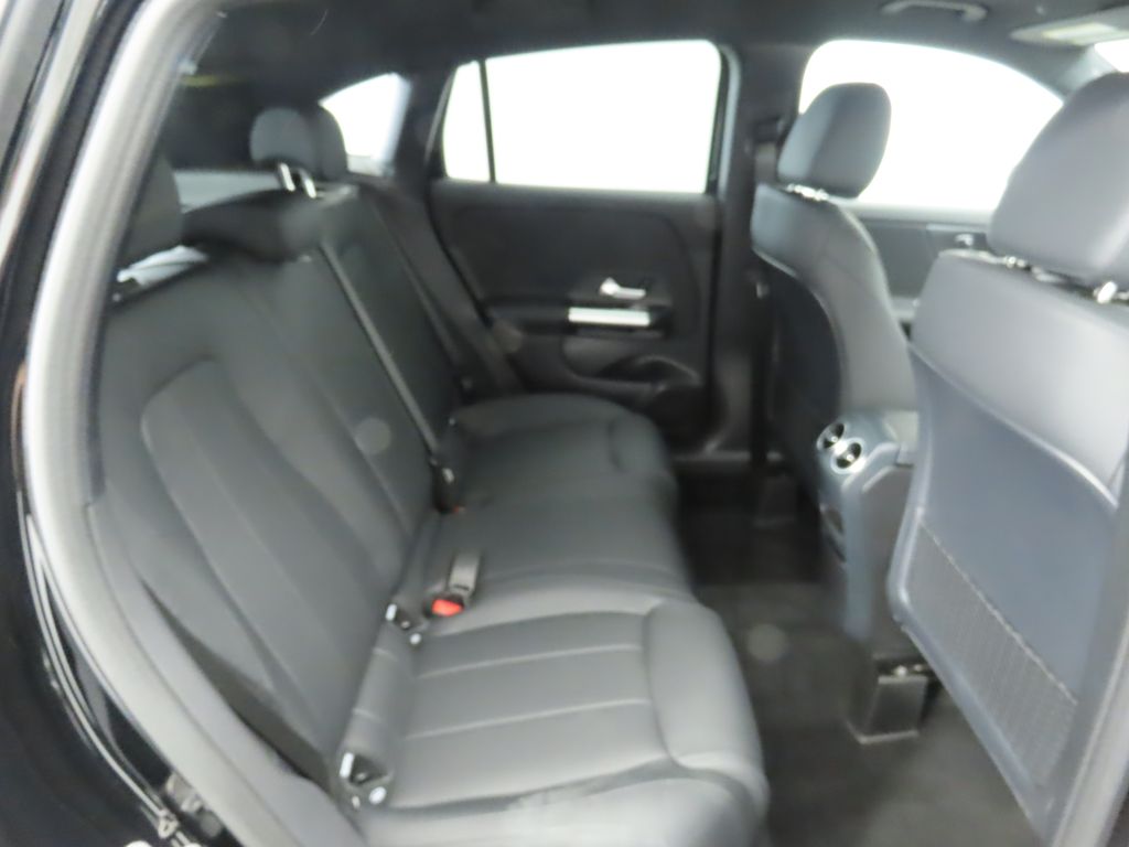 2025 Mercedes-Benz GLA 250 23