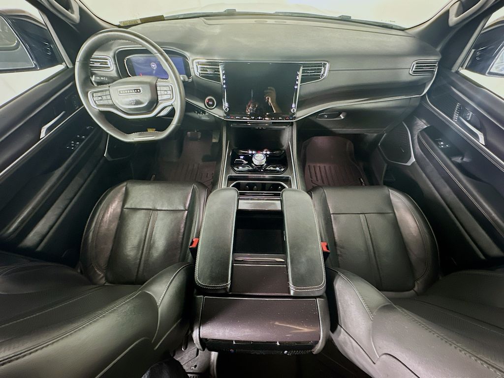 Used 2023 Gray Jeep Base image 10