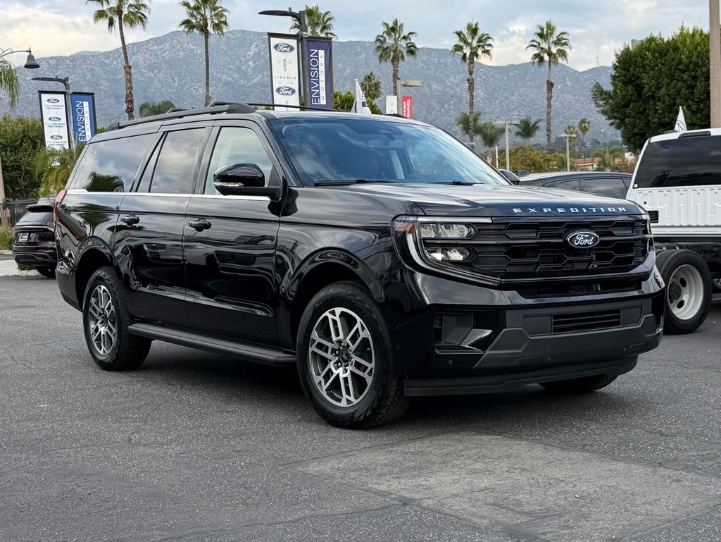 2026 Ford Expedition MAX Active RWD