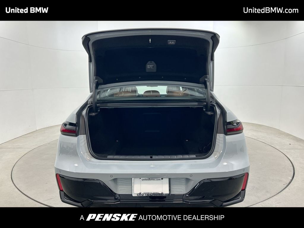 2025 BMW 7 Series 740i 22