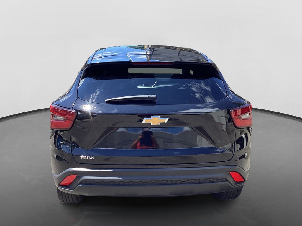 Used 2024 Chevrolet Trax SUV