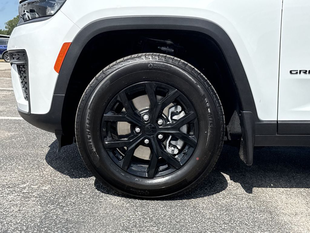 2026 Jeep Grand Cherokee L Altitude White at DeMontrond Auto Country