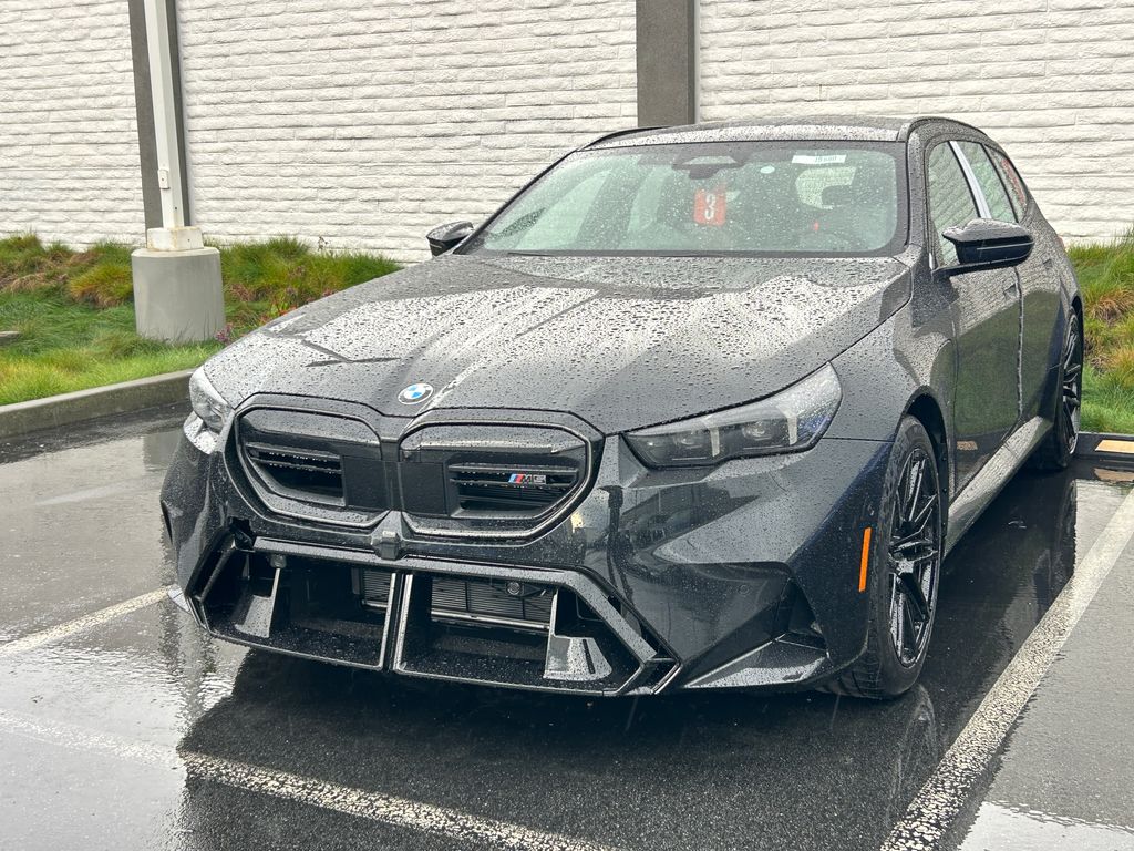 Thumbnail: 2026 BMW M5 - 2