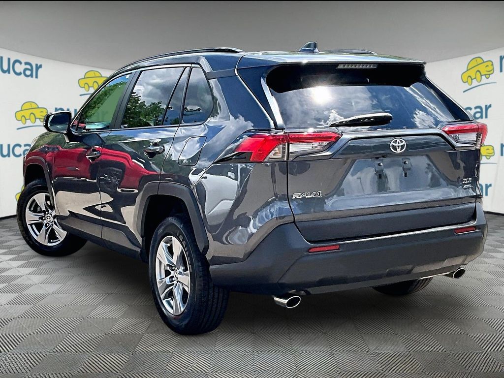 2024 Toyota RAV4 — photo 4