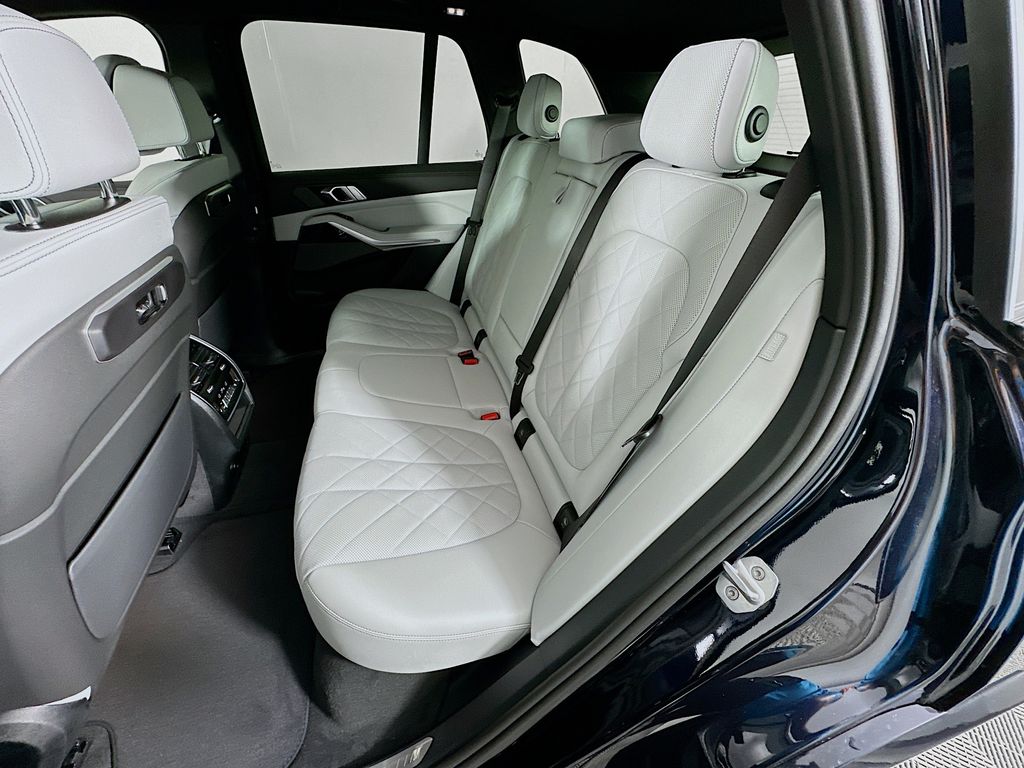 Thumbnail: 2026 BMW X5 - 17