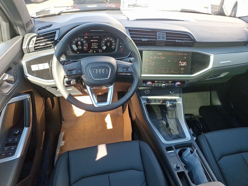 Thumbnail: 2025 Audi Q3 - 8