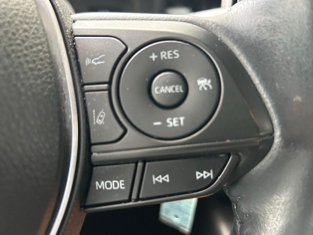2021 Toyota Corolla SE 21