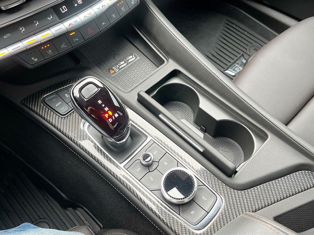 Used 2024 White Cadillac V-Series image 17