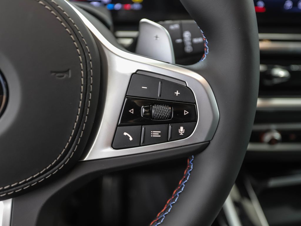 Thumbnail: 2026 BMW X7 - 14
