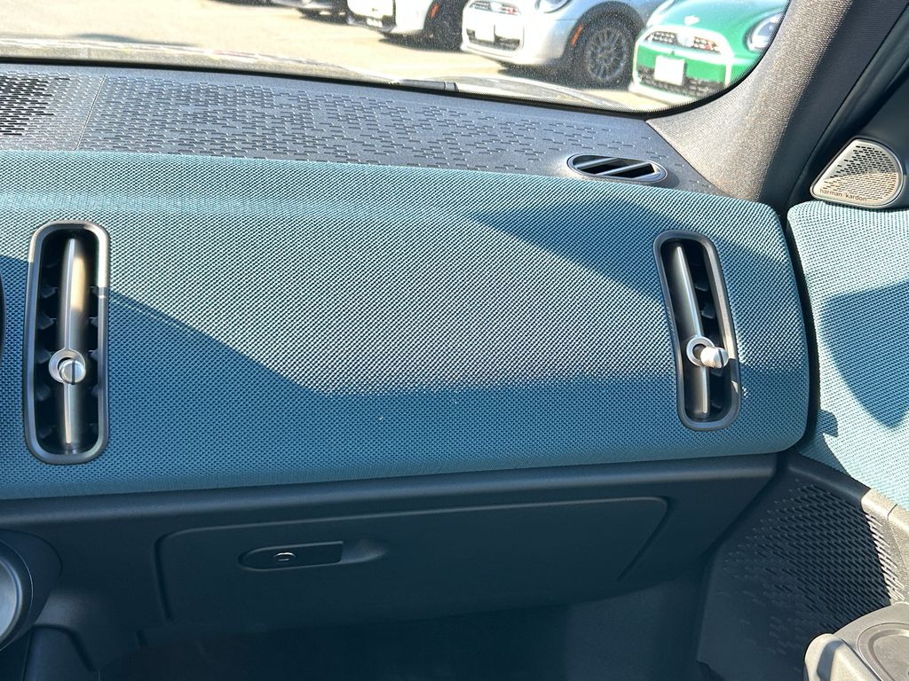 Thumbnail: 2025 MINI Cooper Countryman - 25