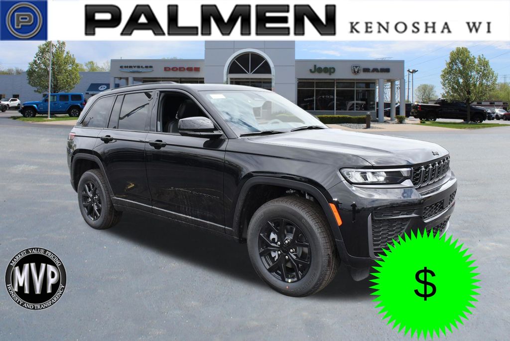 Diamond Black Crystal Pearlcoat 2026 Jeep Grand Cherokee SUV / Crossover Four-Wheel Drive 8-Speed Automatic