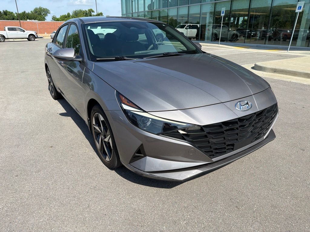 Fluid Metal 2023 Hyundai Elantra Sedan Front-Wheel Drive Continuously Variable Transmission