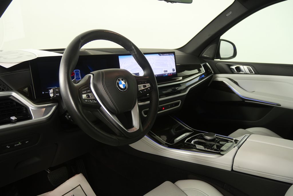 Thumbnail: 2025 BMW X5 - 13