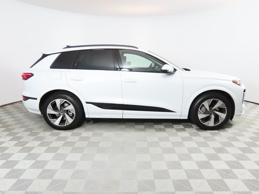 Thumbnail: 2025 Audi Q6 e-tron - 6