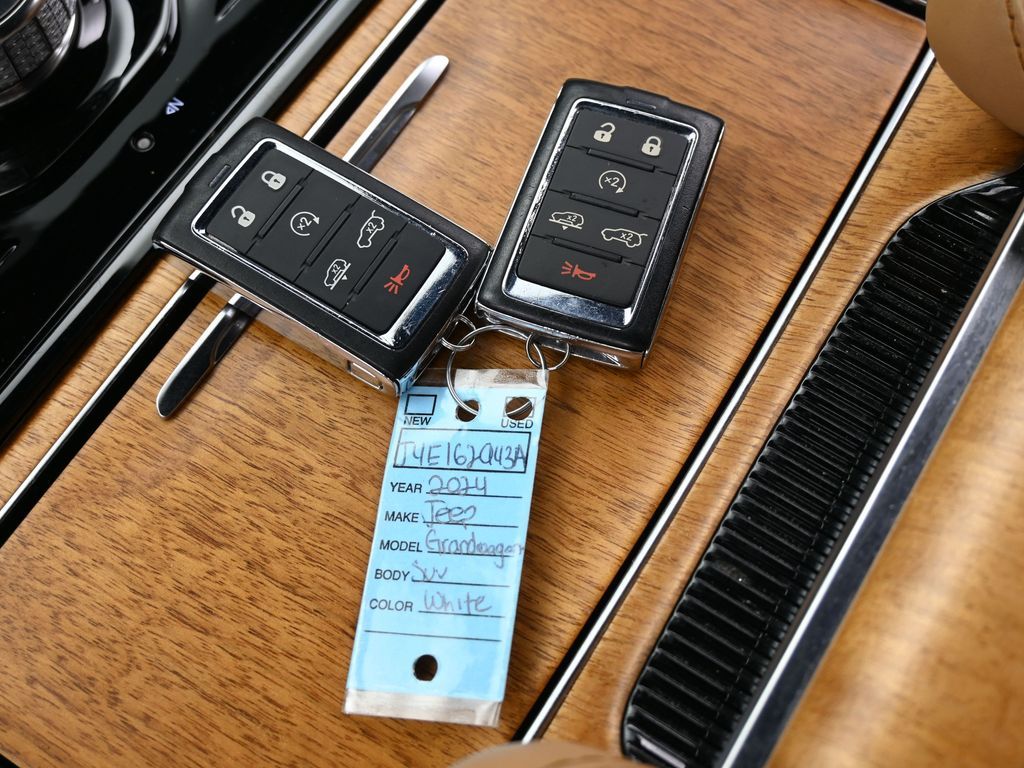 Used 2022 Bright White Clearcoat Jeep Series III image 24