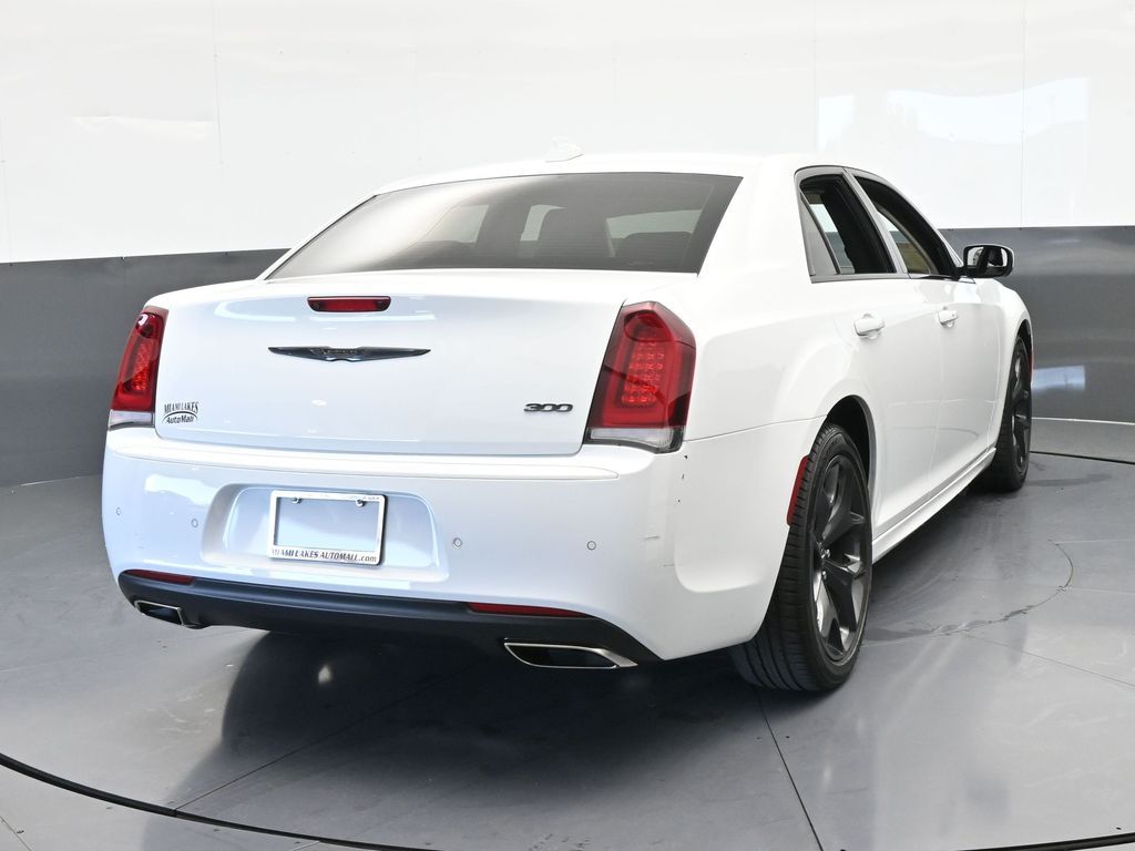 Used 2023 Bright White Clearcoat Chrysler Touring image 5